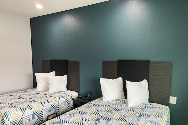 Foto van 2 tweepersoonsbedden | Rookvrij, Keuken - Vakantiehuis in Houston - BedRoom