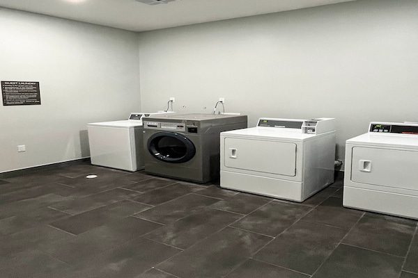 Foto van 2 tweepersoonsbedden | Rookvrij, Keuken - Vakantiehuis in Houston - Facilities