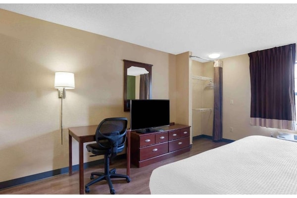 Foto van 1 tweepersoonsbed (queensize) | Rookvrij, Keuken - Vakantiehuis in Rochester NY - BedRoom