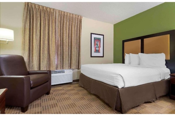 Foto van 1 tweepersoonsbed (queensize) | Rookvrij, Keuken - Vakantiehuis in Rochester NY - BedRoom