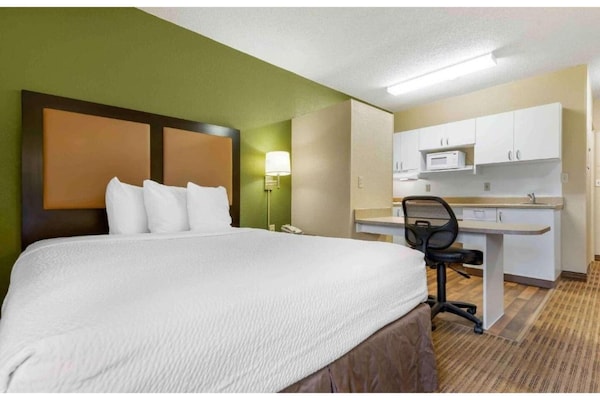 Foto van 1 tweepersoonsbed (queensize) | Rookvrij, Keuken - Vakantiehuis in Rochester NY - BedRoom