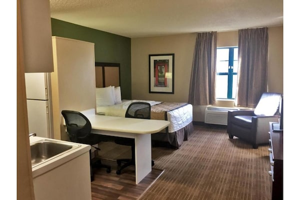 Foto van 1 tweepersoonsbed (queensize) | Rookvrij, Keuken - Vakantiehuis in Rochester NY - BedRoom