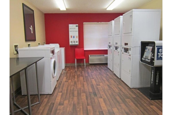 Foto van 1 tweepersoonsbed (queensize) | Rookvrij, Keuken - Vakantiehuis in Rochester NY - Facilities