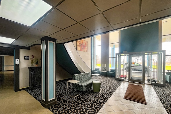 Foto van 1 tweepersoonsbed (queensize) | NSMK, koelkast, slaapbank - FloorPlan