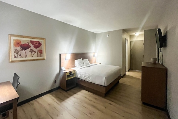 Foto van 1 tweepersoonsbed (queensize) | Niet-roken, koelkast (Micfridge) - BedRoom