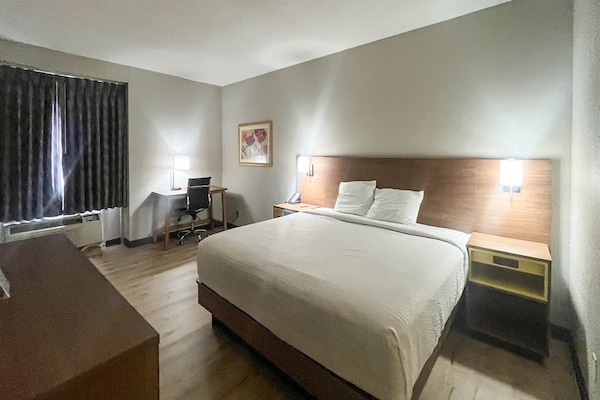 Foto van 1 tweepersoonsbed (queensize) | Niet-roken, koelkast (Micfridge) - BedRoom