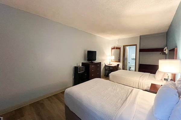 Foto van 2 tweepersoonsbedden | Niet-roken, koelkast - Vakantiehuis in Tiffin - BedRoom
