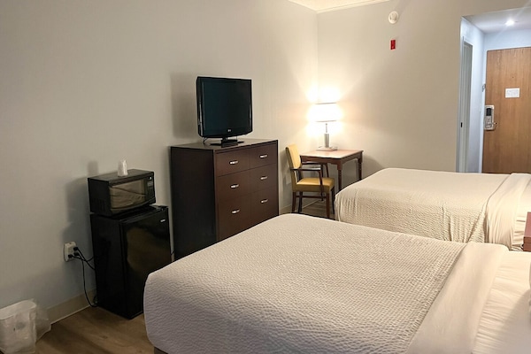 Foto van 2 tweepersoonsbedden | Niet-roken, koelkast - Vakantiehuis in Tiffin - BedRoom