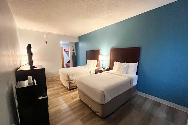 Foto van 2 tweepersoonsbedden | Niet-roken, koelkast - Vakantiehuis in Tiffin - BedRoom