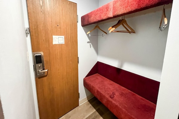Foto van 2 tweepersoonsbedden | Niet-roken, koelkast - Vakantiehuis in Tiffin - Facilities