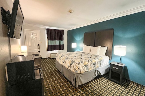 Foto van 1 kingsize bed | Roken toegestaan, koelkast aanwezig - BedRoom