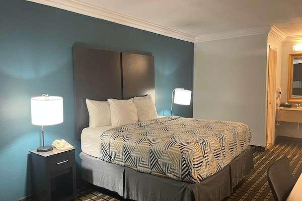 Foto van 1 kingsize bed | Roken toegestaan, koelkast aanwezig - BedRoom