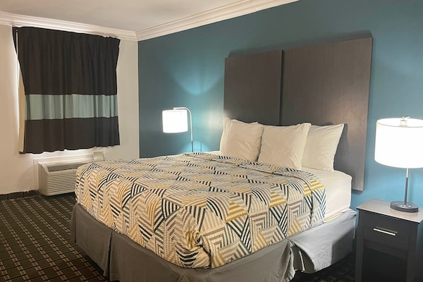 Foto van 1 kingsize bed | Roken toegestaan, koelkast aanwezig - BedRoom