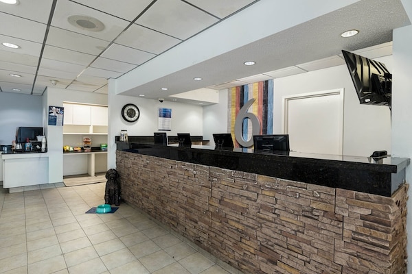 Foto van 2 tweepersoonsbedden | Niet-roken, koelkast - Vakantiehuis in Jacksonville - FloorPlan