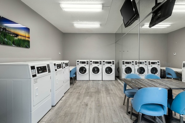 Foto van 2 tweepersoonsbedden | Suite, rookvrij, magnetron - Vakantiehuis in Jacksonville - Facilities