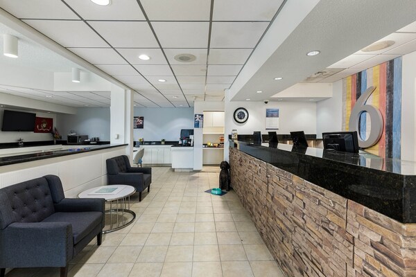 Foto van 2 tweepersoonsbedden | Suite, rookvrij, magnetron - Vakantiehuis in Jacksonville - FloorPlan