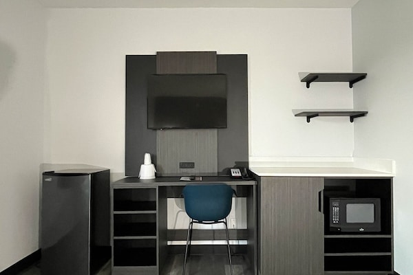 Foto van 2 tweepersoonsbedden | Niet-roken, koelkast - Vakantiehuis in Urbana, IL - Facilities