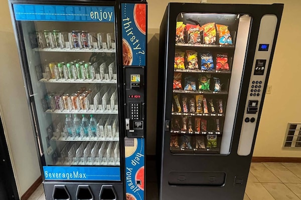 Foto van 2 tweepersoonsbedden | Niet-roken, koelkast - Vakantiehuis in Urbana, IL - Facilities