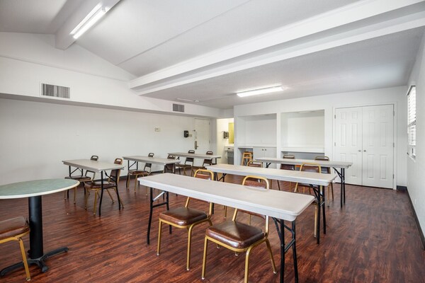 Foto van 2 tweepersoonsbedden | Toegankelijk voor mindervaliden | Badkuip | Magnetron - Facilities