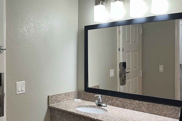 Foto van 1 kingsize bed | Suite, rookvrij, magnetron - Vakantiehuis in Tucson AZ - BathRoom