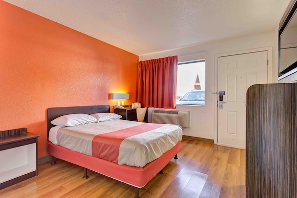 Foto van 1 tweepersoonsbed (queensize) | Rookvrij, Minikoelkast - BedRoom
