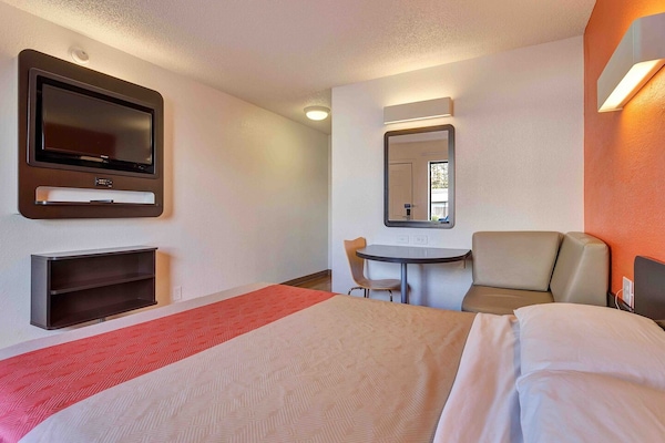 Foto van 1 tweepersoonsbed (queensize) | Rookvrij, Minikoelkast - BedRoom