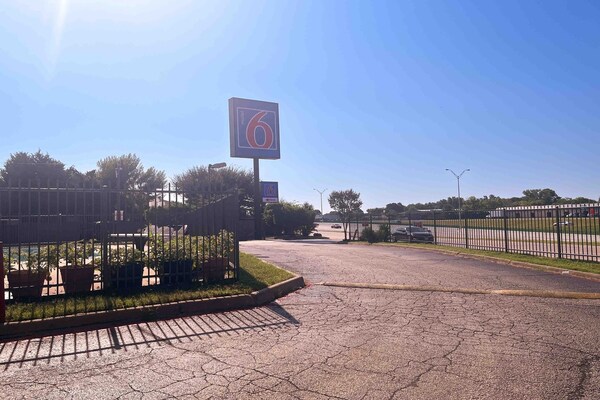 Foto van 2 TweepersoonsbeddenMobiliteit|RI Douche|Rook - Vakantiehuis in Dallas - ExteriorSummer