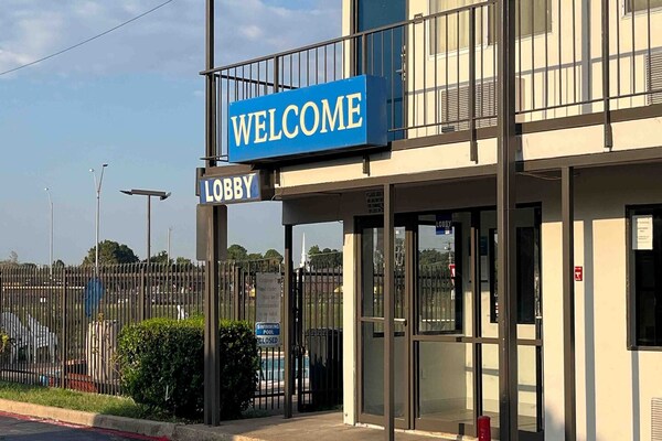 Foto van 2 tweepersoonsbedden | Roken toegestaan - Vakantiehuis in Dallas - ExteriorSummer