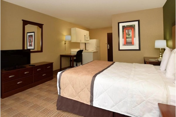 Foto van 1 tweepersoonsbed (queensize) | Rookvrij, Keuken - Vakantiehuis in Lisle, IL - BedRoom