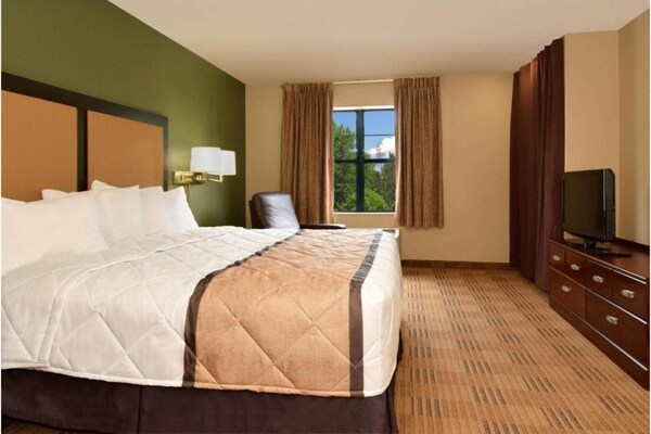 Foto van 1 tweepersoonsbed (queensize) | Rookvrij, Keuken - Vakantiehuis in Lisle, IL - BedRoom