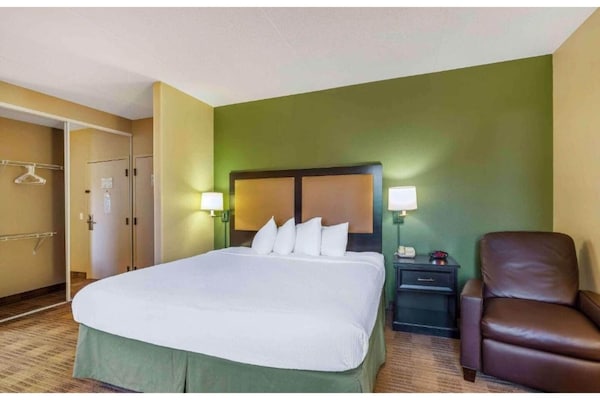 Foto van 1 tweepersoonsbed (queensize) | Rookvrij, Keuken - Vakantiehuis in Vernon Hills - BedRoom