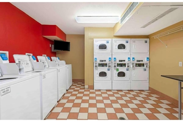 Foto van 1 tweepersoonsbed (queensize) | Rookvrij, Keuken - Vakantiehuis in Eagan - Facilities