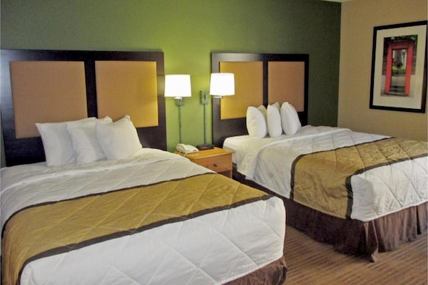 Foto van 2 tweepersoonsbedden (queensize) | Roken toegestaan, Keuken - BedRoom