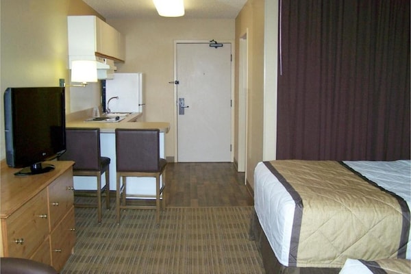 Foto van 2 tweepersoonsbedden (queensize) | Roken toegestaan, Keuken - BedRoom