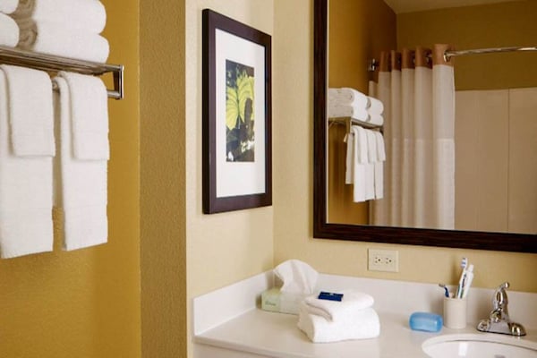 Foto van 1 tweepersoonsbed (queensize) | Rookvrij, Keuken - Vakantiehuis in Cincinnati OH - BathRoom