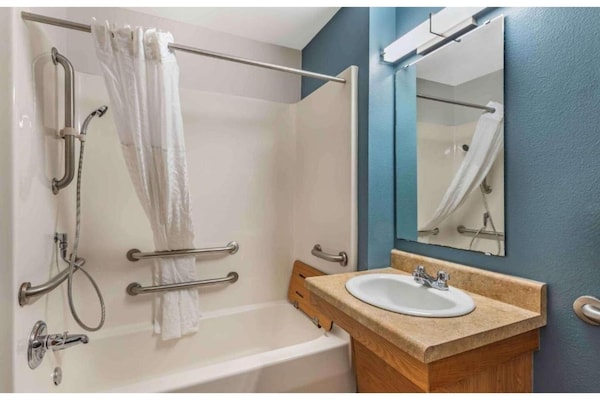 Foto van 1 tweepersoonsbed (queensize) | Rookvrij, Keuken - Vakantiehuis in Little Rock AR - BathRoom