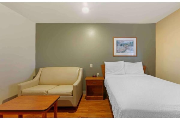Foto van 1 tweepersoonsbed | Rookvrij, Keuken - Vakantiehuis in Pelham AL - BedRoom