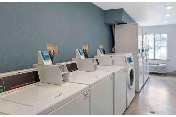 Foto van 2 tweepersoonsbedden | Rookvrij, Keuken - Vakantiehuis in Pelham AL - Facilities