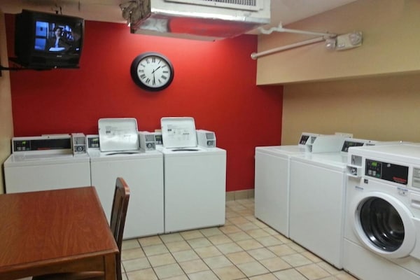 Foto van 1 tweepersoonsbed (queensize) | Rookvrij, Keuken - Vakantiehuis in Memphis - Facilities