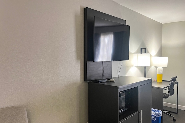 Foto van 1 Kingsize Bed | Niet-roken, Magnetronkoelkast - Vakantiehuis in Chillicothe - Facilities