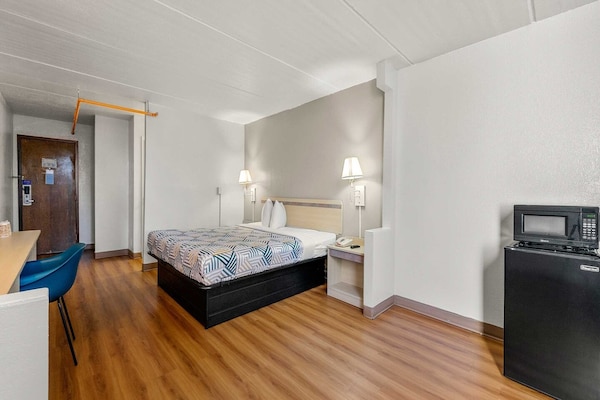 Foto van 1 kingsize bed | Premium, koelkast - Vakantiehuis in Decatur GA - BedRoom