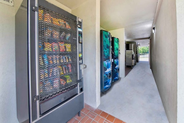 Foto van 1 kingsize bed | Premium, magnetron, koelkast - Vakantiehuis in Conyers GA - FloorPlan