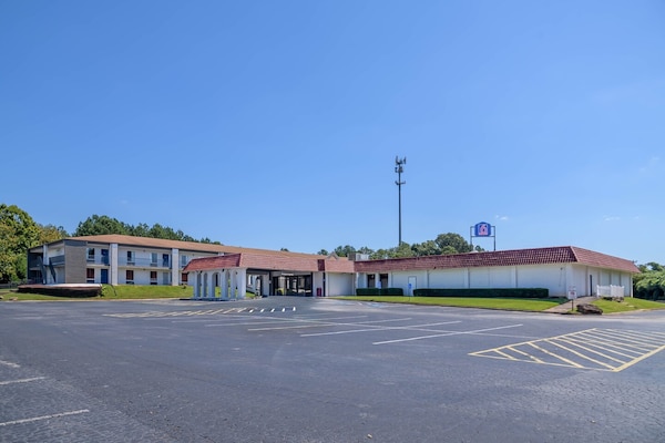Foto van 1 kingsize bed | Roken toegestaan, Keuken - Vakantiehuis in Stockbridge GA - ExteriorSummer