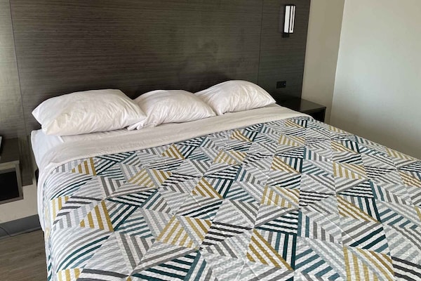 Foto van 1 kingsize bed | Roken toegestaan, Keuken - Vakantiehuis in Stockbridge GA - BedRoom