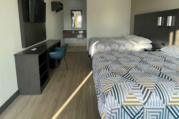 Foto van 2 tweepersoonsbedden | Rookvrij, Keuken - Vakantiehuis in Stockbridge GA - BedRoom
