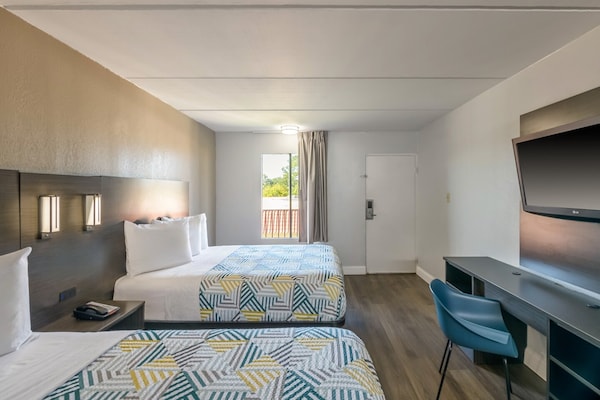 Foto van 2 tweepersoonsbedden | Rookvrij, Keuken - Vakantiehuis in Stockbridge GA - BedRoom