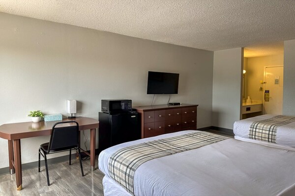 Foto van 2 tweepersoonsbedden | Niet-roken, koelkast - Vakantiehuis in Rochester NY - BedRoom