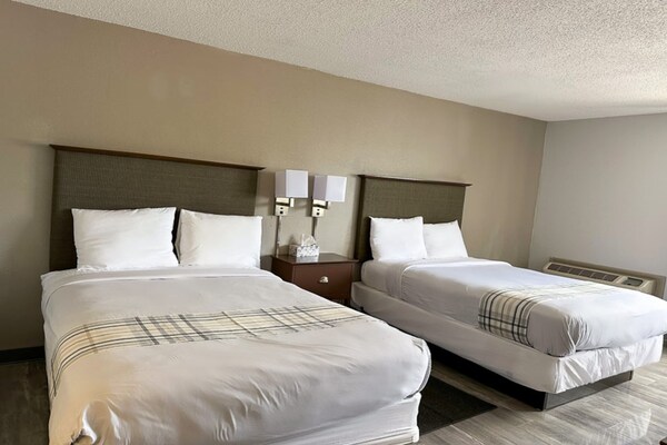 Foto van 2 tweepersoonsbedden | Niet-roken, koelkast - Vakantiehuis in Rochester NY - BedRoom