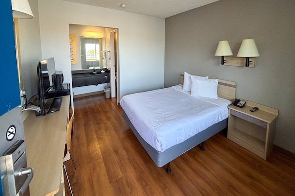 Foto van 1 tweepersoonsbed (Queensize) | Rolstoeltoegankelijk bad (Nsmk) - BedRoom