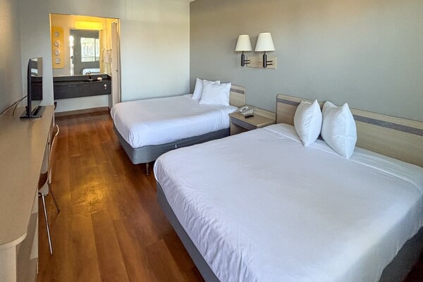 Foto van 1 tweepersoonsbed (queensize) | Roken mogelijk - Vakantiehuis in Las Vegas NV - BedRoom